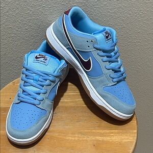 Nike SB Dunk Low Philadelphia Phillies DQ4040-400